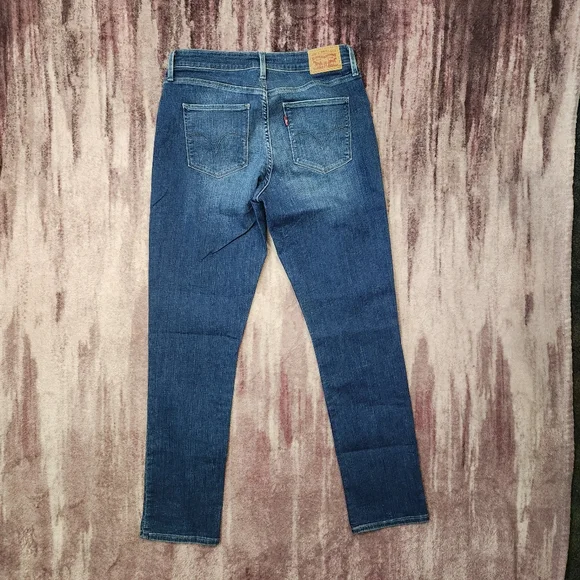 Levi's Classic Blue Women's Skinny Jeans - Picture 7 of 9